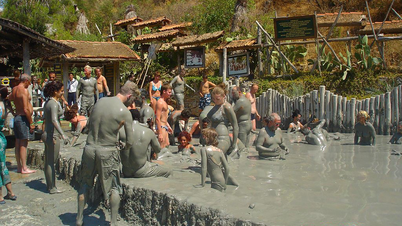 Dalyan Çamur Banyosu: Doğal Terapi ve Eğlenceli Bir Deneyim